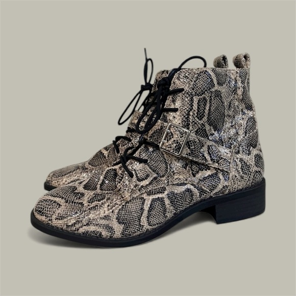 Express  Lace-Up Combat Boots |snake skin|  Animal Print size 8 - Picture 4 of 4